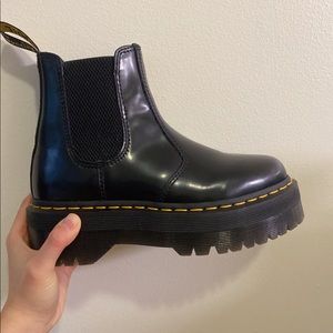 Dr. Martens POLISHED SMOOTH PLATFORM CHELSEA BOOTS